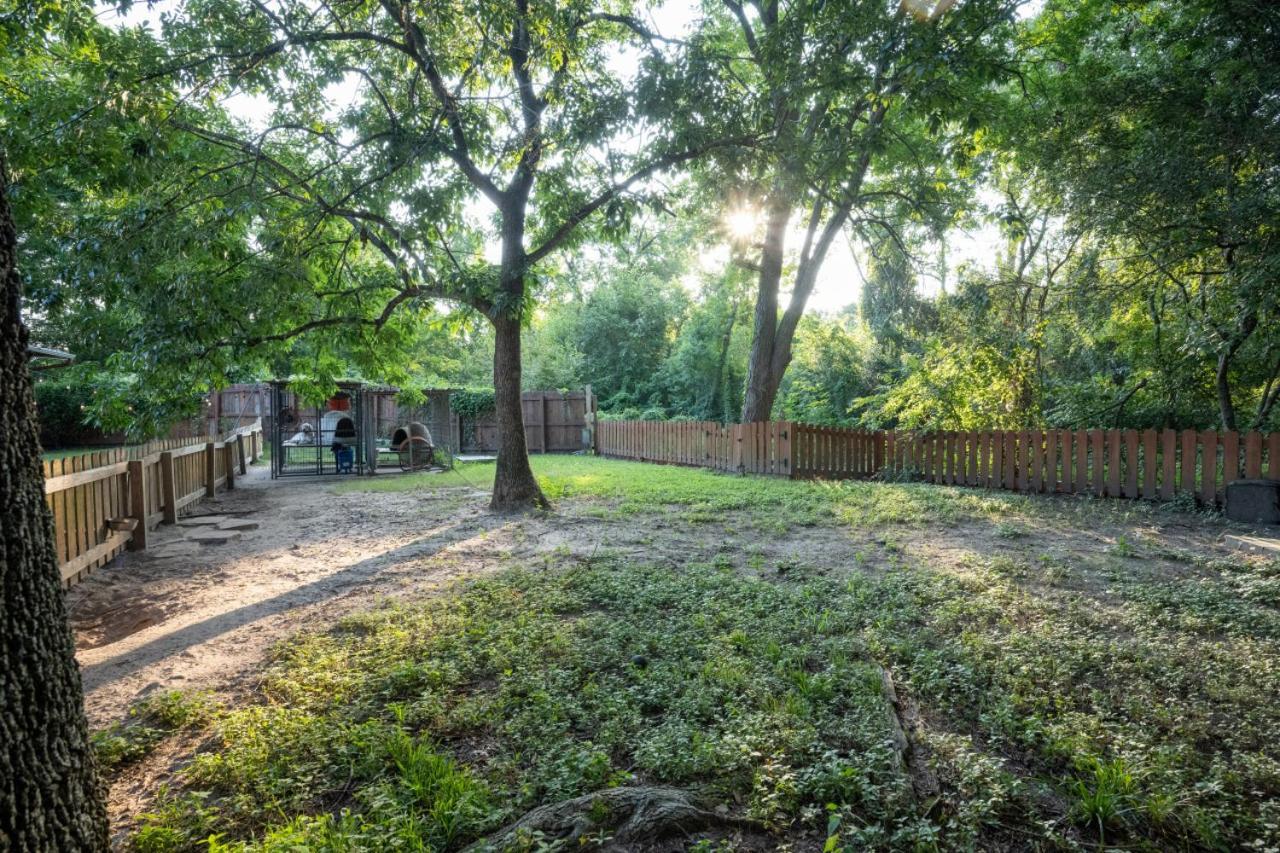 Ol Sarge Retreat Outdoor Amenities Cozy Charm Villa Bryan Exterior photo